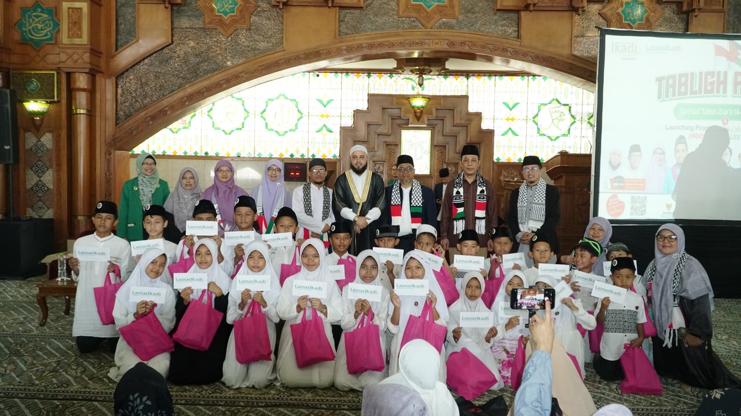 Santunan yatim LAZNAS IKADI semarakkan rangkaian penyambutan MUNAS IV IKADI 2026