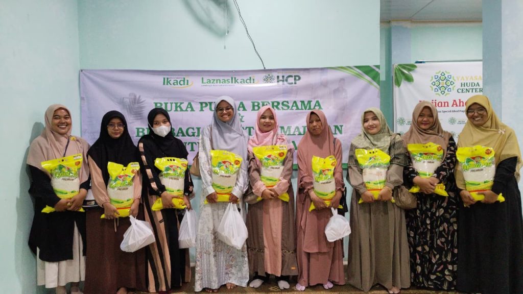 Laznas Ikadi Salurkan 1,167 Ton Beras melalui Program Tebar Hadiah Ramadhan di Kota Semarang